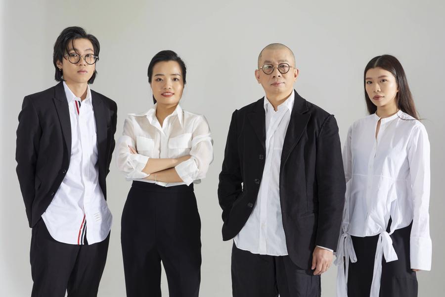 img-0409 Chủ tịch HĐQT Nguyễn Vũ Anh đã định hướng cho thế hệ F2 trong gia đình học tập bài bản trong ngành thời trang quốc tế từ rất sớm.
