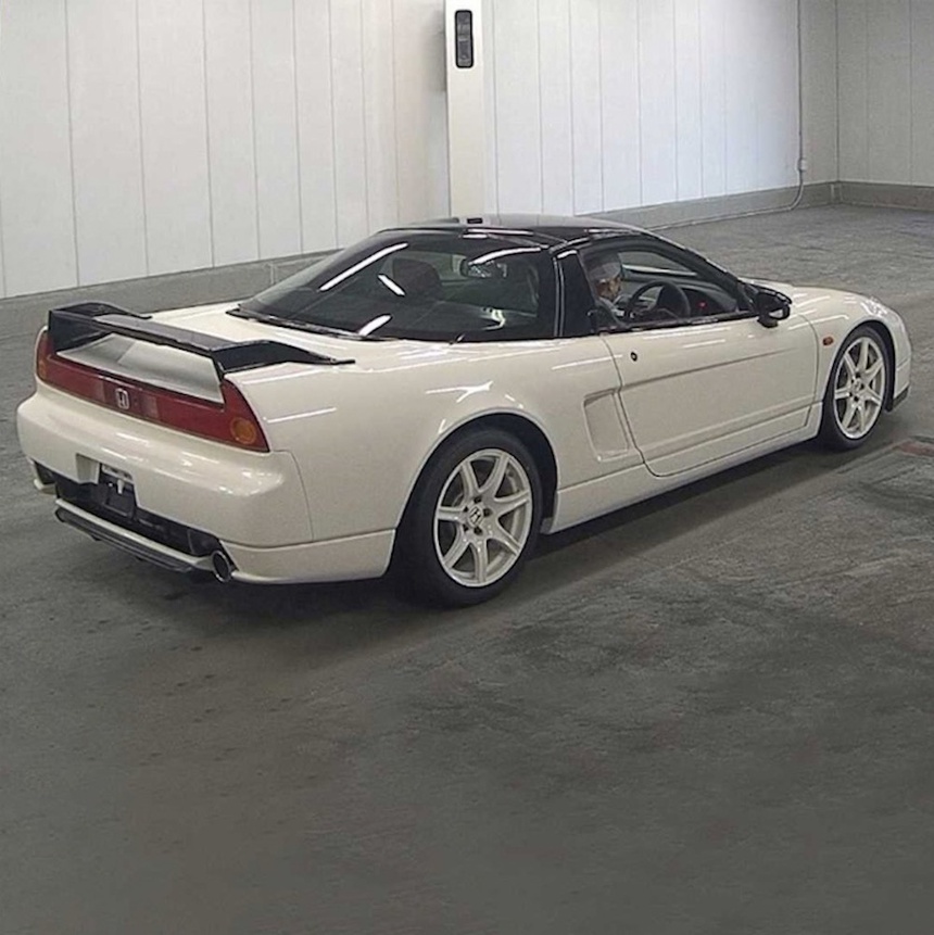 xe-Honda-NSX-R-doi-2002-duoc-rao-ban-gia-tu-408.000USD-03