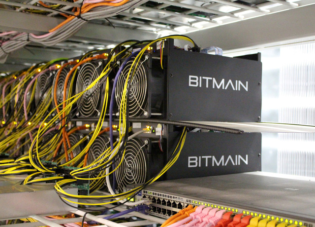 Đào Bitcoin bỗng dưng trở thành ngành kinh doanh đạt lợi nhuận cao nhất hành tinh - Apple, Microsoft, LVMH chạy dài không theo kịp - Ảnh 4. Đào Bitcoin bỗng dưng trở thành ngành kinh doanh đạt lợi nhuận cao nhất hành tinh - Apple, Microsoft, LVMH chạy dài không theo kịp - Ảnh 4.