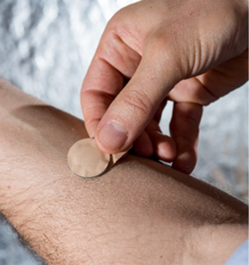 6324bf63-d5d5-4948-b7a7-2652fc411c9c Miếng dán vaccine Covid-19 hứa hẹn thay thế phương pháp tiêm thông thường - Ảnh 4