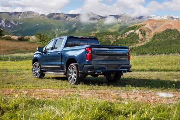 Chevrolet Silverado 2022 nội thất cao cấp và nhiều công nghệ