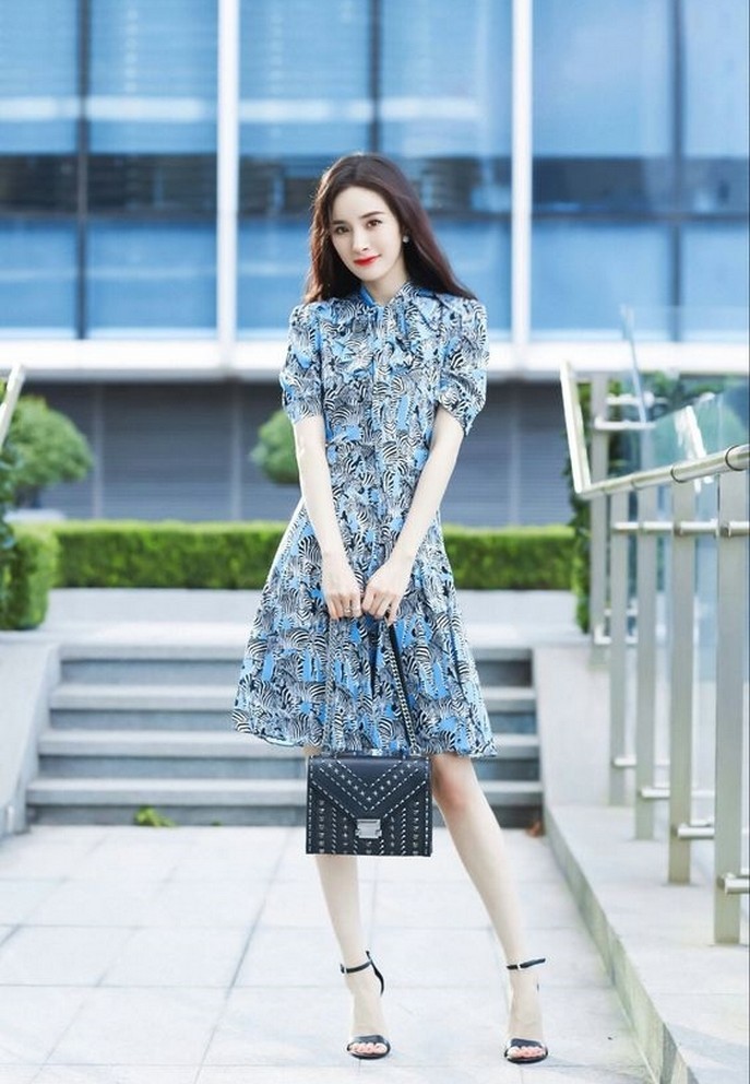 Dương Mịch tuổi 35 gây sốt với chân thon như thiếu nữ