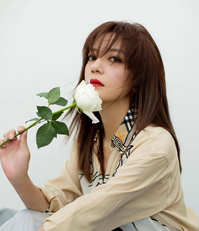 Trieu Vy bi tay chay anh 2
