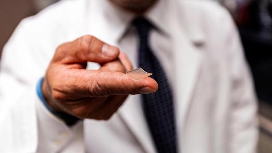 mieng-dan2-1 Miếng dán vaccine Covid-19 hứa hẹn thay thế phương pháp tiêm thông thường - Ảnh 1