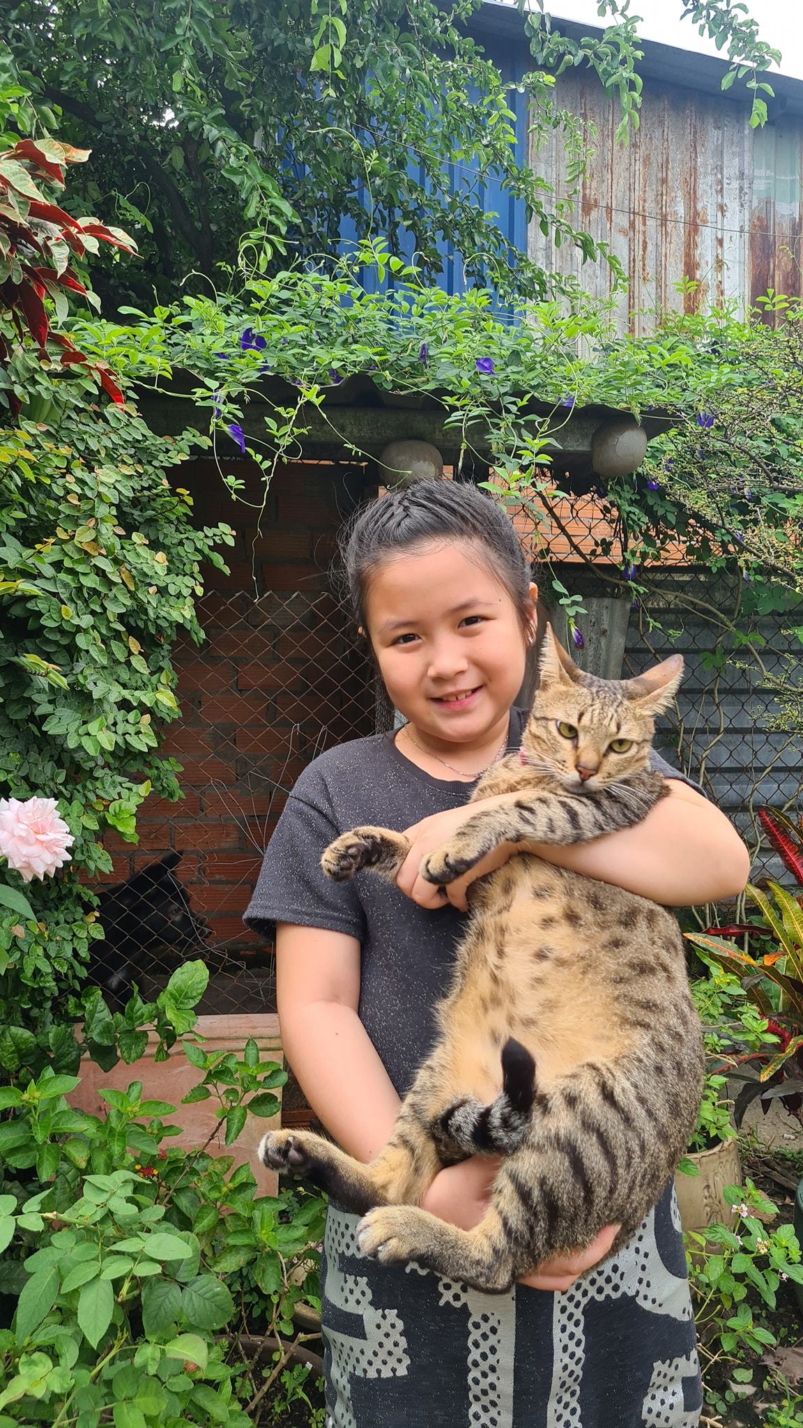 truong-ngoc-anh-mai-phuong-thuy-o-nha-xue-xoa-van-dep-3-1 Trương Ngọc Ánh, Mai Phương Thúy mặt mộc vẫn xinh đẹp