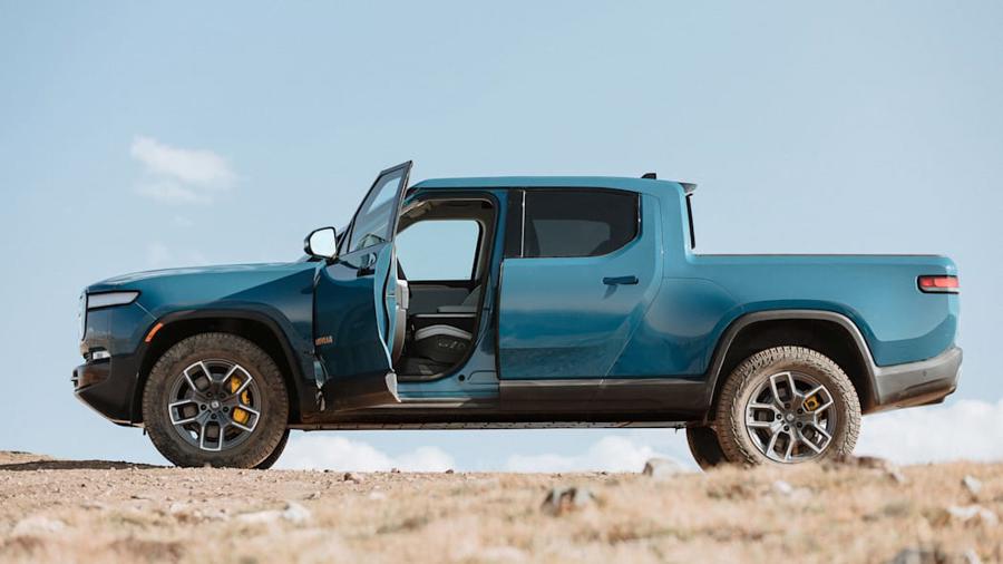 2022-rivian-r1t-automotor2 Tính đến ngày 30 tháng 6, Rivian có khoảng 3,7 tỷ USD tiền mặt và các khoản tương đương tiền để tài trợ phục vụ cho phát triển.