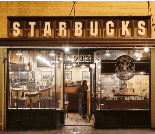 Tượng đài đằng sau thành công của Starbucks và cơn sốt mang hình ảnh nàng tiên cá 2 chân ở Việt Nam - Ảnh 3. Tượng đài đằng sau thành công của Starbucks và cơn sốt mang hình ảnh nàng tiên cá 2 chân ở Việt Nam - Ảnh 3.