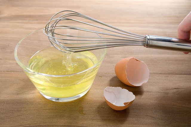 Bộ phận siêu giàu collagen của quả trứng: Đem trộn với mật ong sẽ thành thần dược giúp da căng bóng, tận dụng còn giúp giảm cân, chắc khỏe xương - Ảnh 1. Bộ phận siêu giàu collagen của quả trứng: Đem trộn với mật ong sẽ thành thần dược giúp da căng bóng, tận dụng còn giúp giảm cân, chắc khỏe xương - Ảnh 1.
