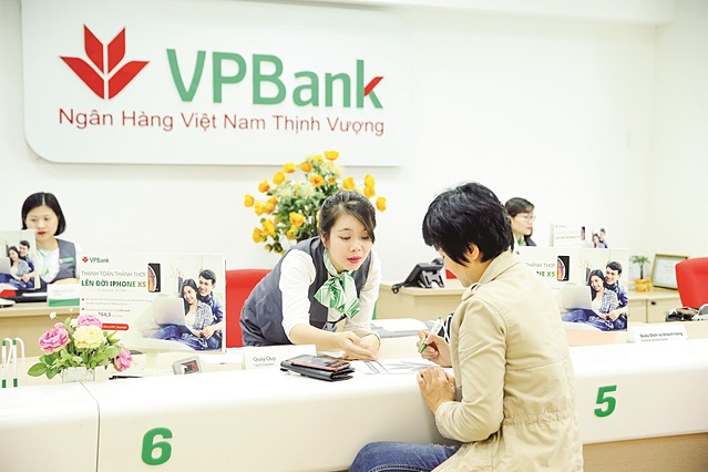 VPBank lên kế hoạch lãi 2022 tăng 106%, mua lại công ty bảo hiểm - Ảnh 2.