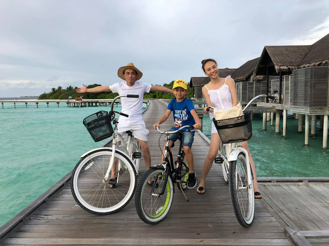Cuộc sống nhóc tỳ Vbiz là cậu cả hào môn: Học phí gần cả tỷ đồng, ở biệt thự khủng và mối quan hệ đặc biệt với mẹ kế - cha dượng! - Ảnh 15.