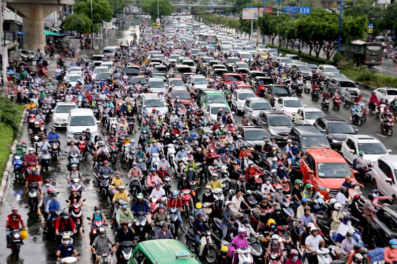 Ùn tắc giao thông tại các thành phố lớn vẫn là “vấn nạn” chưa có lời giải.