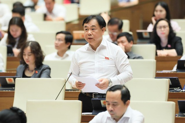 Sau cơn bão Việt Á, y tế chao đảo  - Ảnh 1.