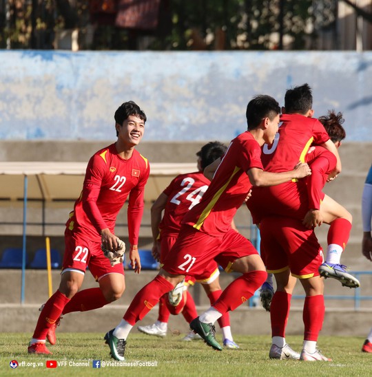 U23 Việt Nam thắng U23 Malaysia, vào tứ kết Giải U23 châu Á 2022 - Ảnh 1.